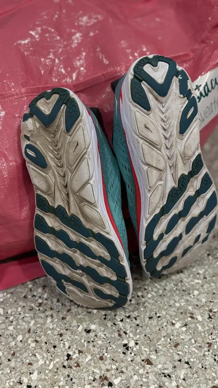 Hoka One One Clifton 8 RTAR Running Shoes Woman’s 8.5 Wide D